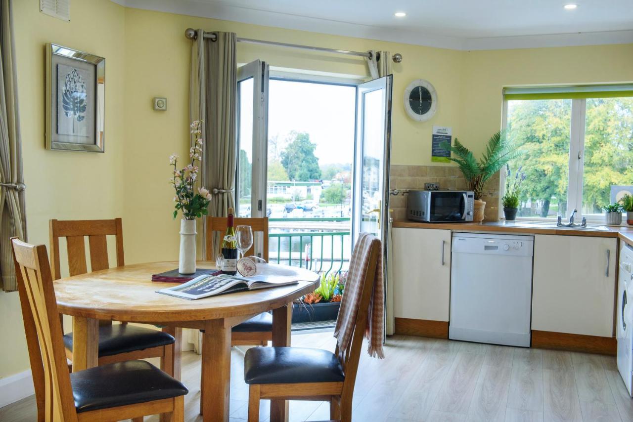 Waterfront Self Catering Houses Carrick-on-Shannon Exterior photo